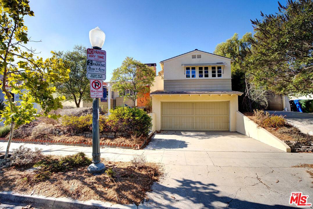 10509 Blythe Ave