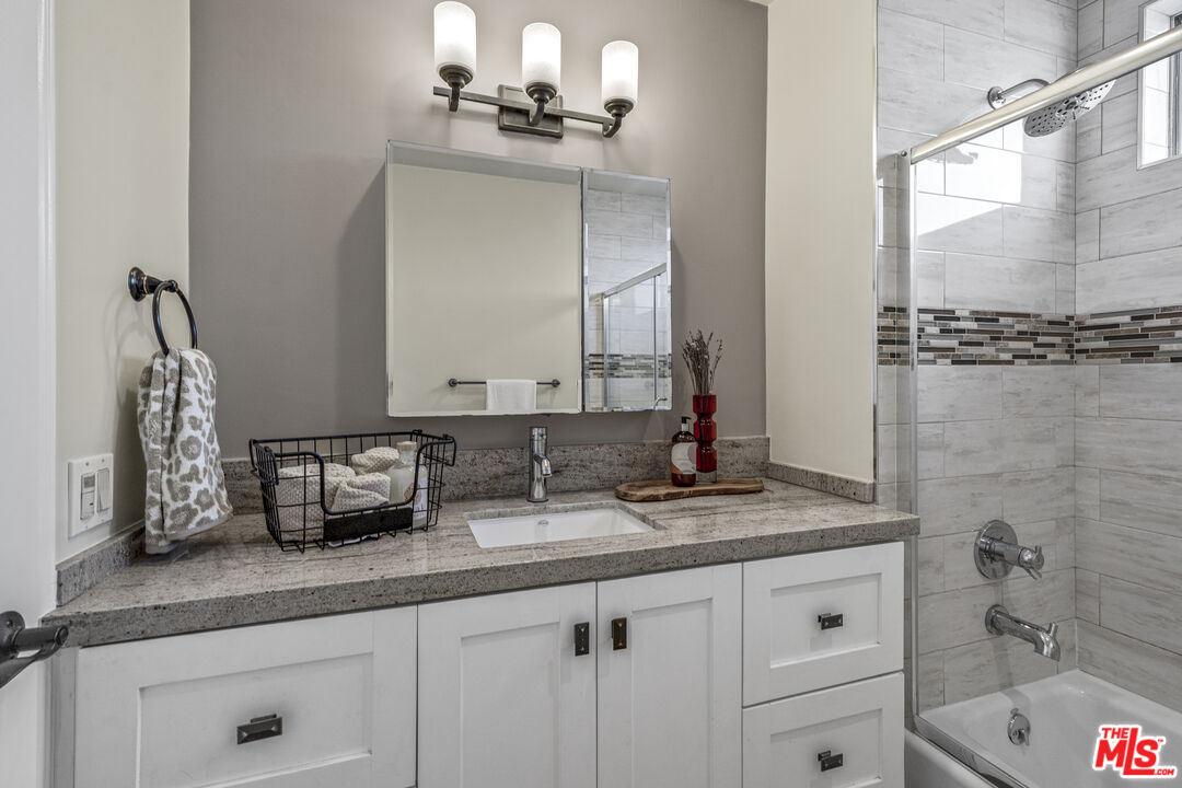 10685 Wilkins Ave Unit: 4