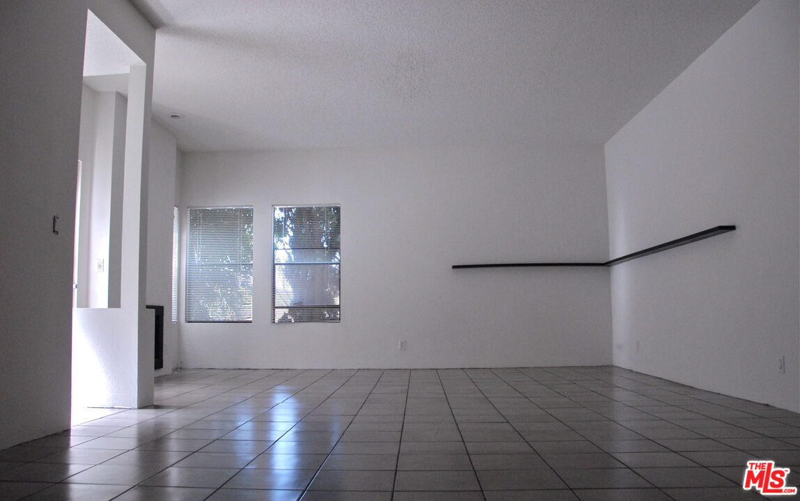 3675 Keystone Ave Unit: 6