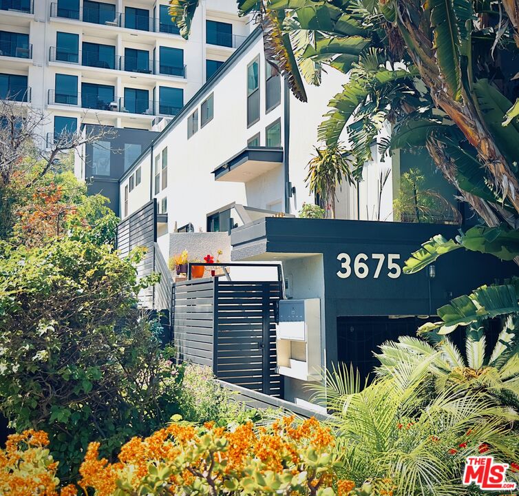 3675 Keystone Ave Unit: 6