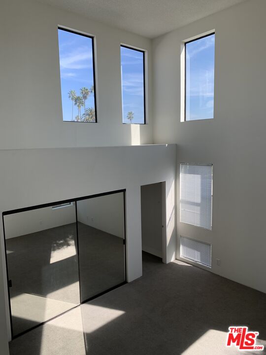 3675 Keystone Ave Unit: 6