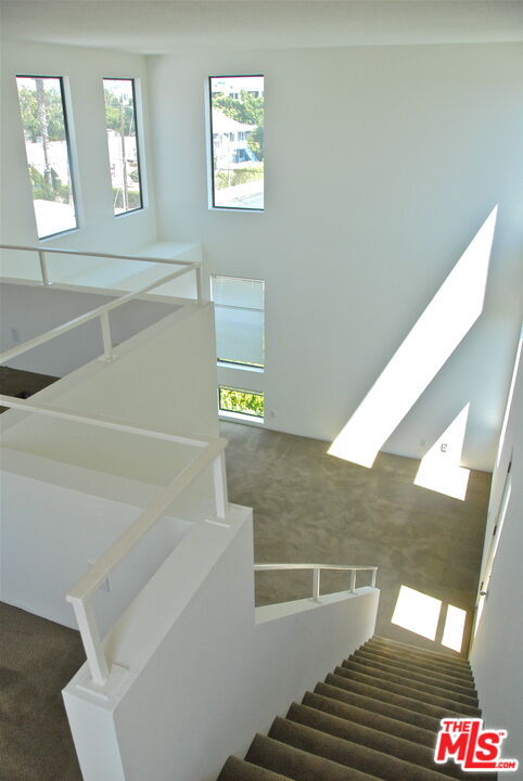 3675 Keystone Ave Unit: 6