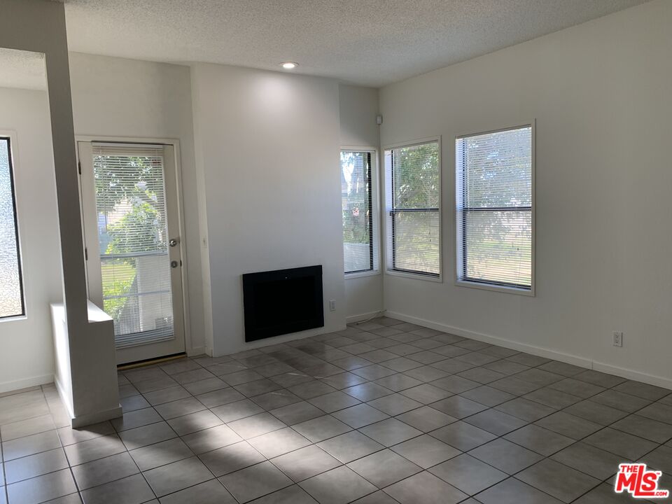 3675 Keystone Ave Unit: 6