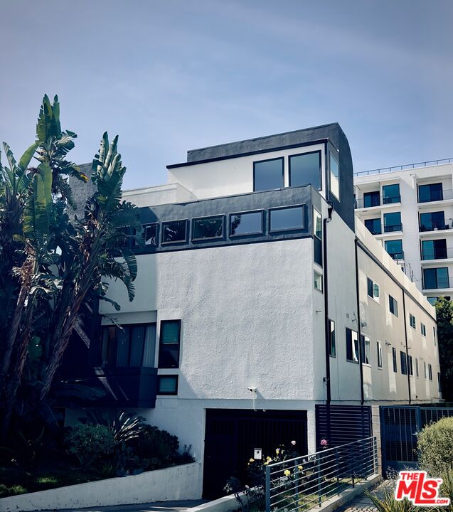 3675 Keystone Ave Unit: 6