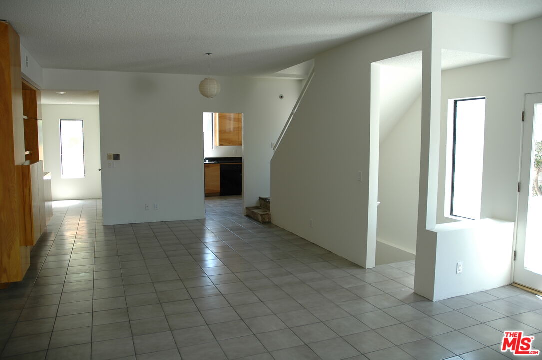 3675 Keystone Ave Unit: 6