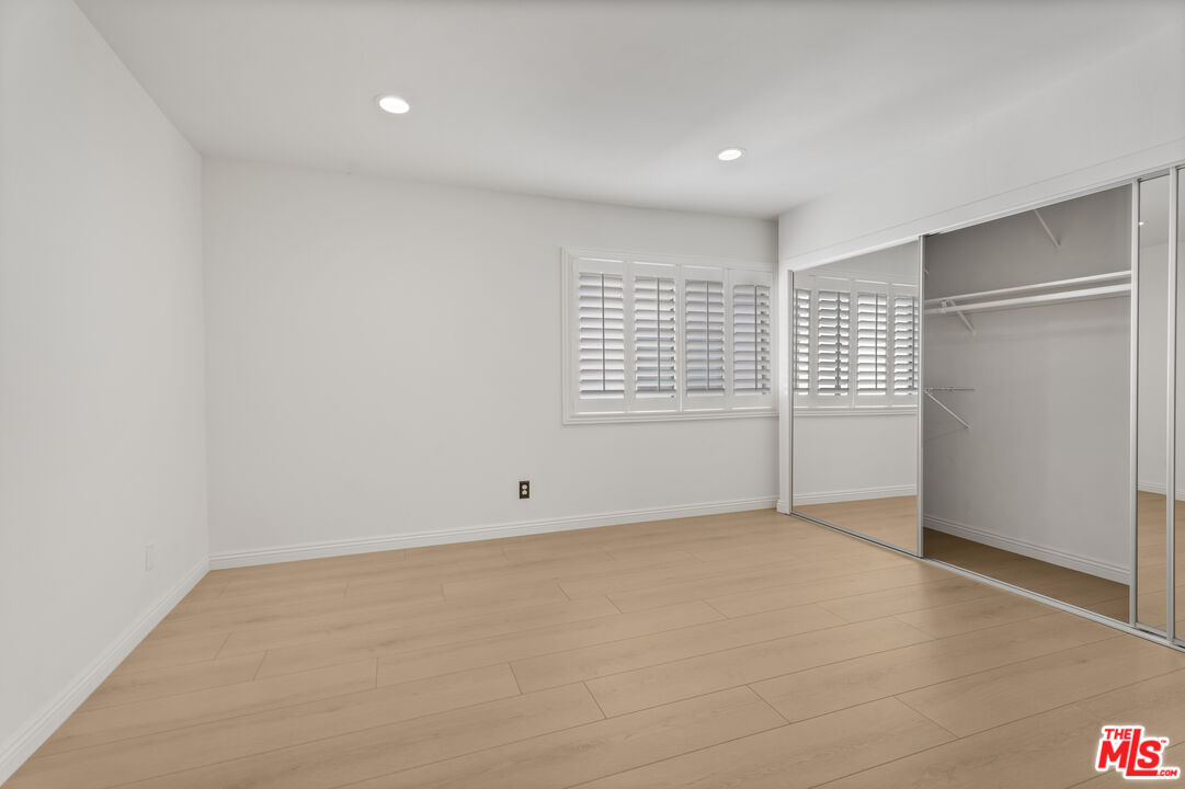 1850 Midvale Ave Unit: 4