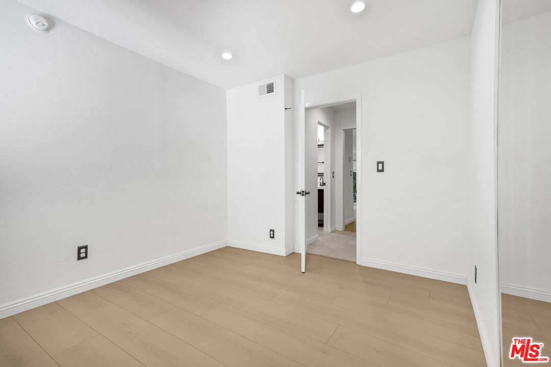 1850 Midvale Ave Unit: 4