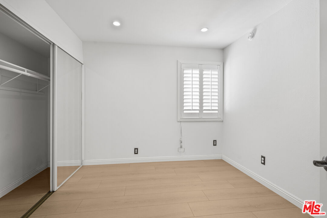 1850 Midvale Ave Unit: 4