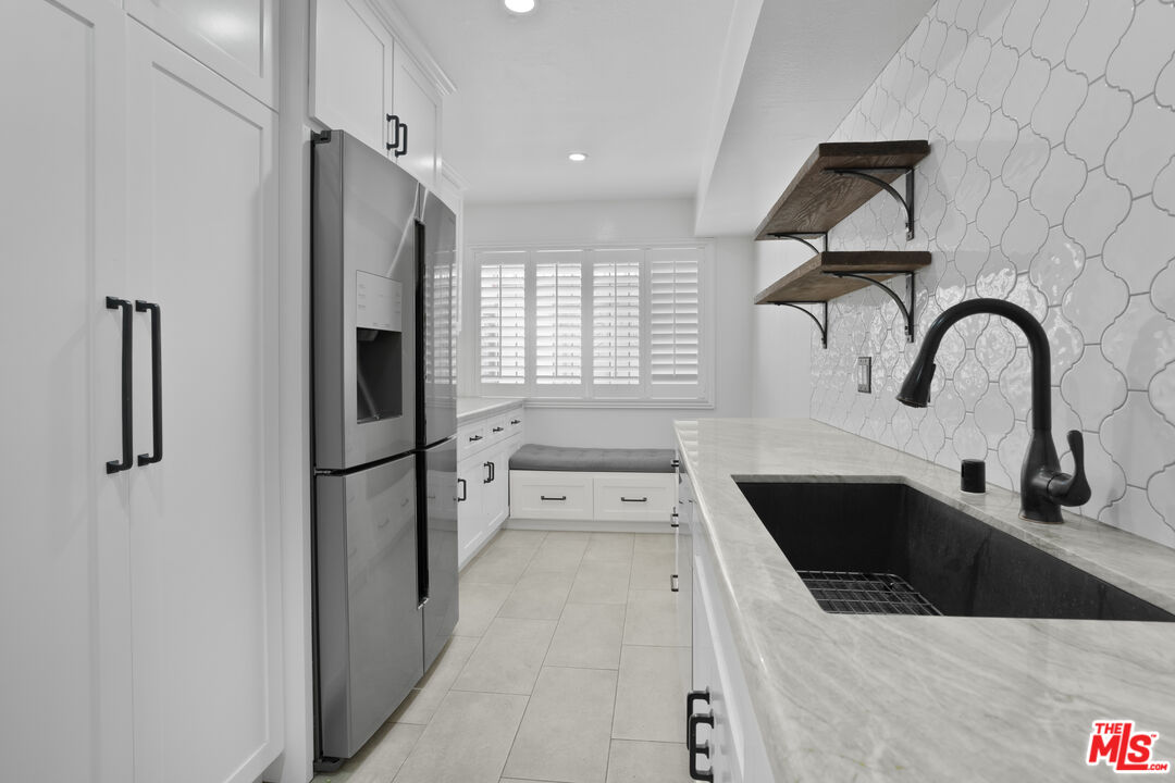 1850 Midvale Ave Unit: 4