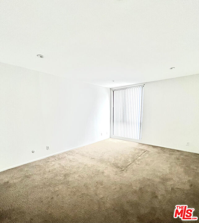 906 N Doheny Dr Unit: 512