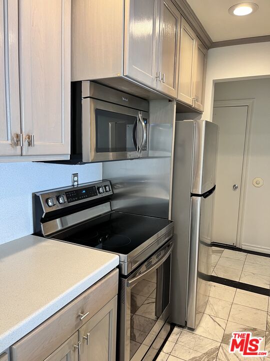 906 N Doheny Dr Unit: 512