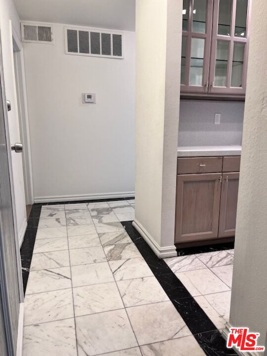 906 N Doheny Dr Unit: 512