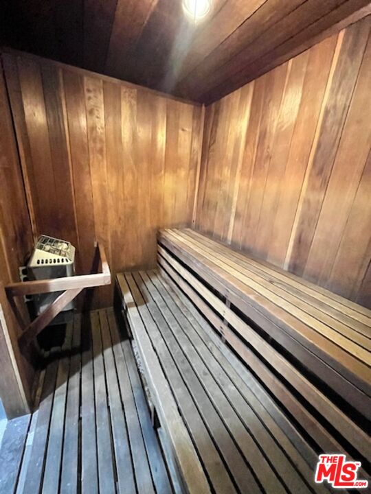 906 N Doheny Dr Unit: 512