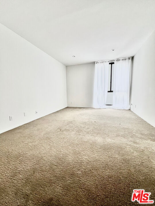 906 N Doheny Dr Unit: 512