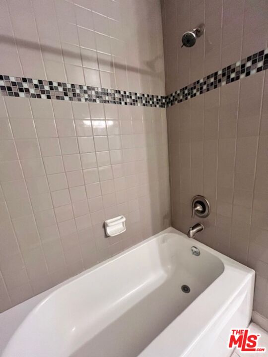 906 N Doheny Dr Unit: 512