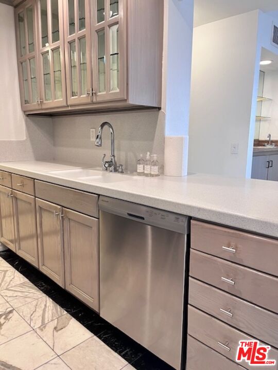 906 N Doheny Dr Unit: 512