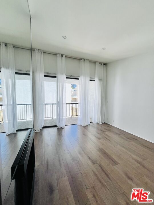 906 N Doheny Dr Unit: 512