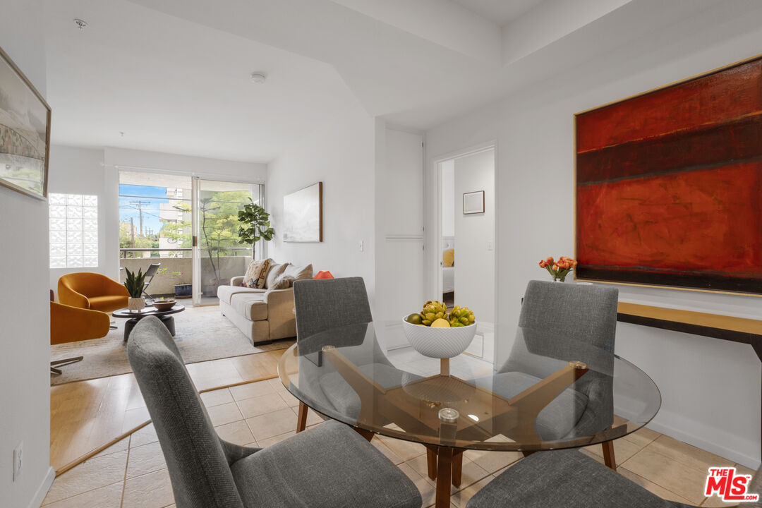 3561 Clarington Ave Unit: 103
