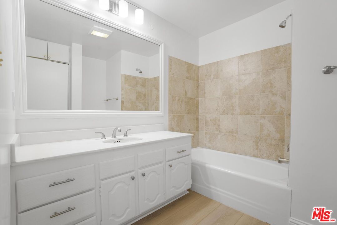 930 3rd St Unit: 107