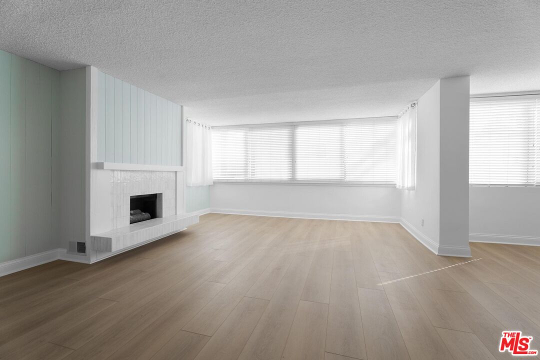 930 3rd St Unit: 107