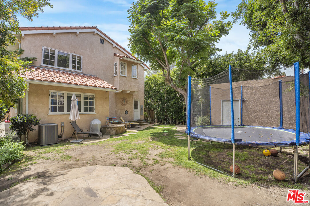 2330 Midvale Ave