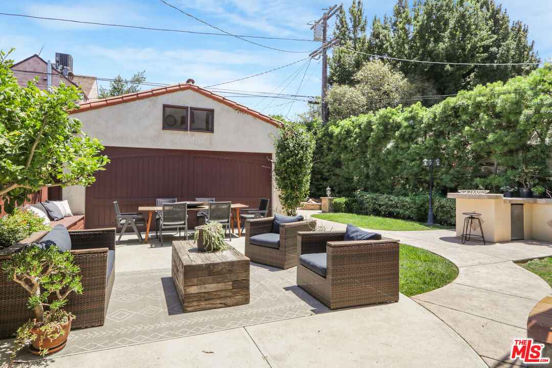 2130 Manning Ave