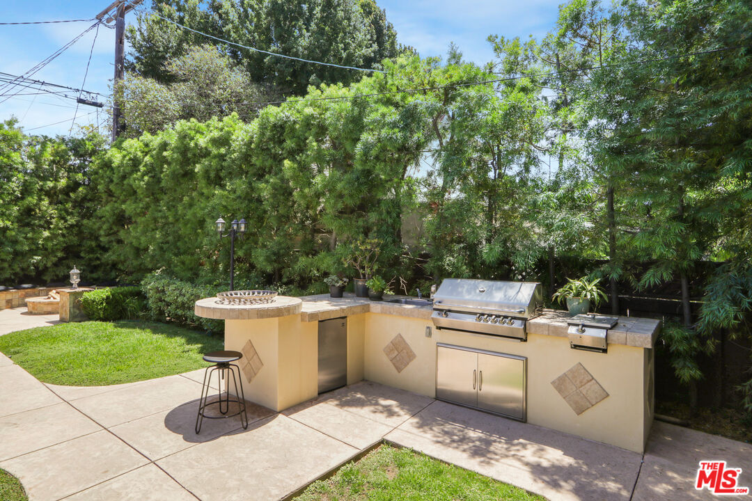 2130 Manning Ave