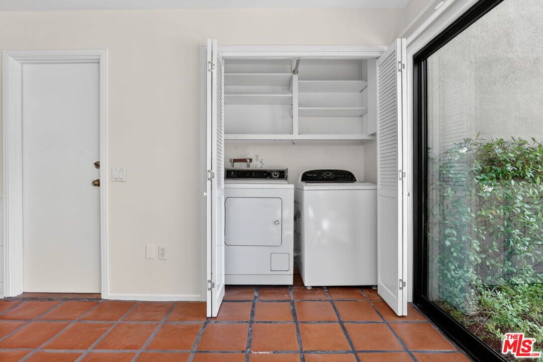 1331 Avenida De Cortez