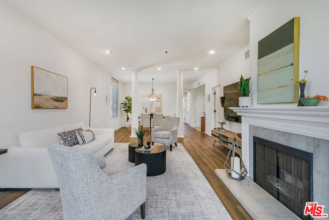 211 California Ave Unit: 501