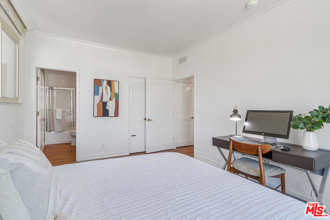 211 California Ave Unit: 501