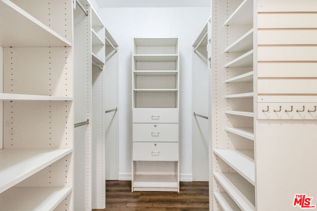 211 California Ave Unit: 501