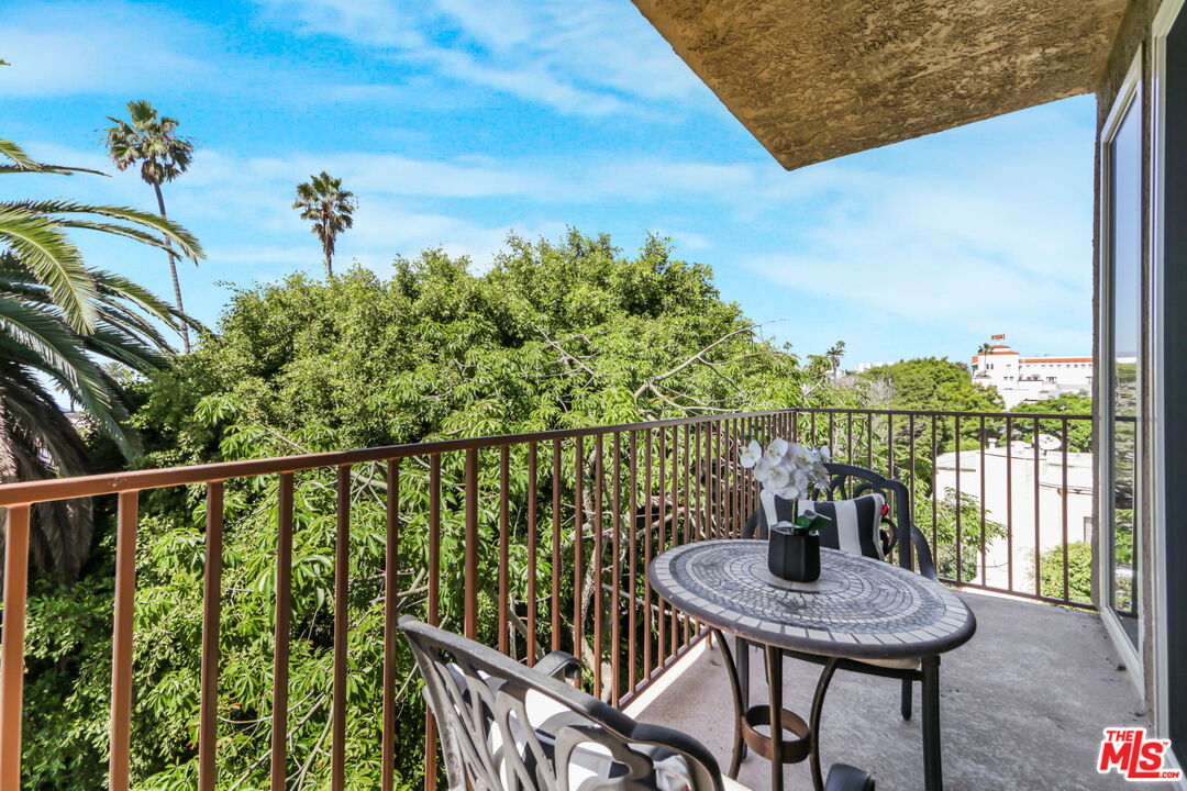 211 California Ave Unit: 501