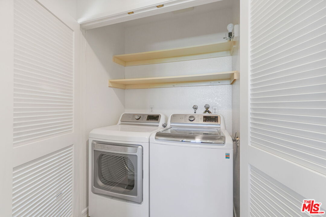 211 California Ave Unit: 501