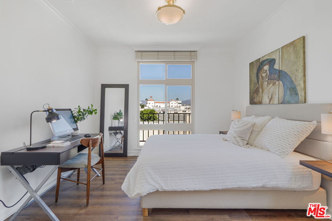 211 California Ave Unit: 501