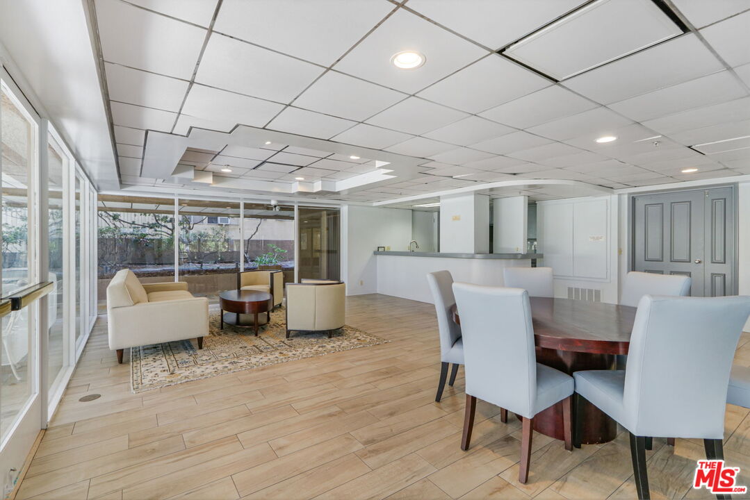 211 California Ave Unit: 501