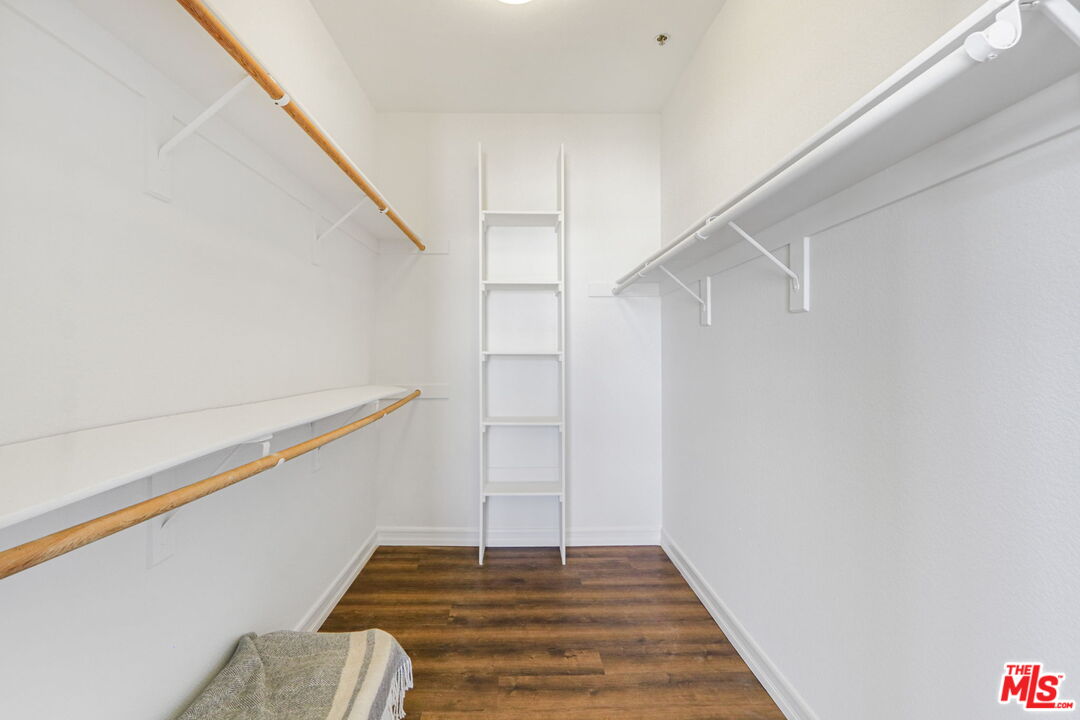 211 California Ave Unit: 501