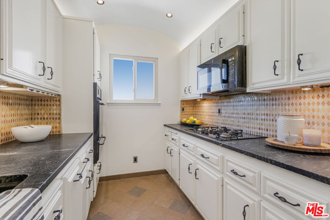 211 California Ave Unit: 501