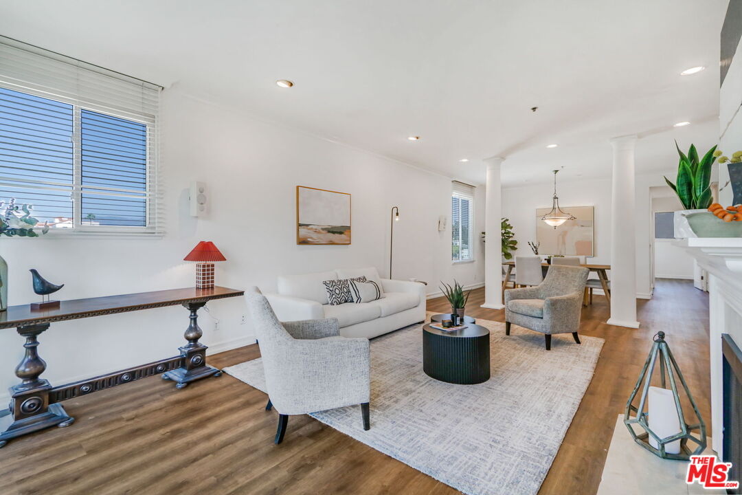 211 California Ave Unit: 501