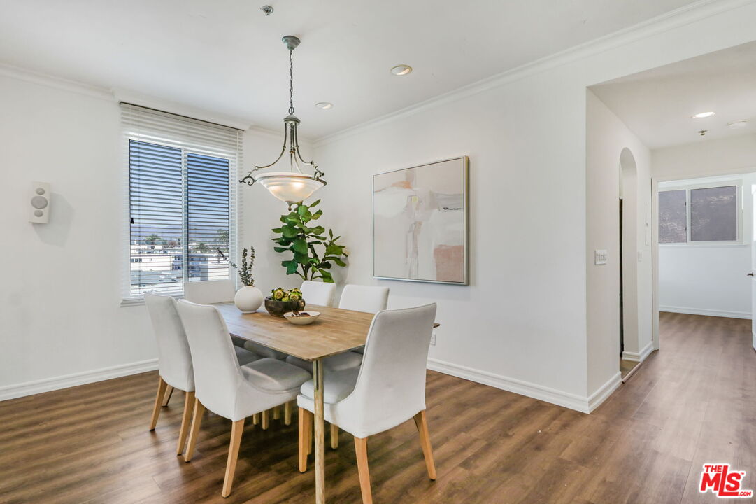 211 California Ave Unit: 501