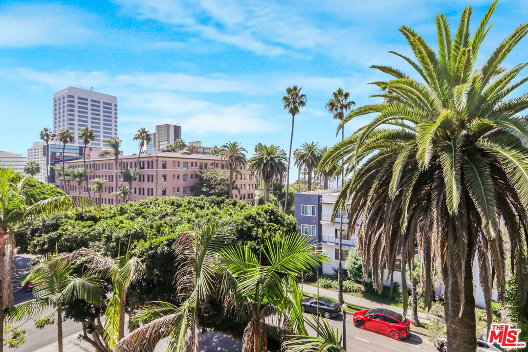 211 California Ave Unit: 501