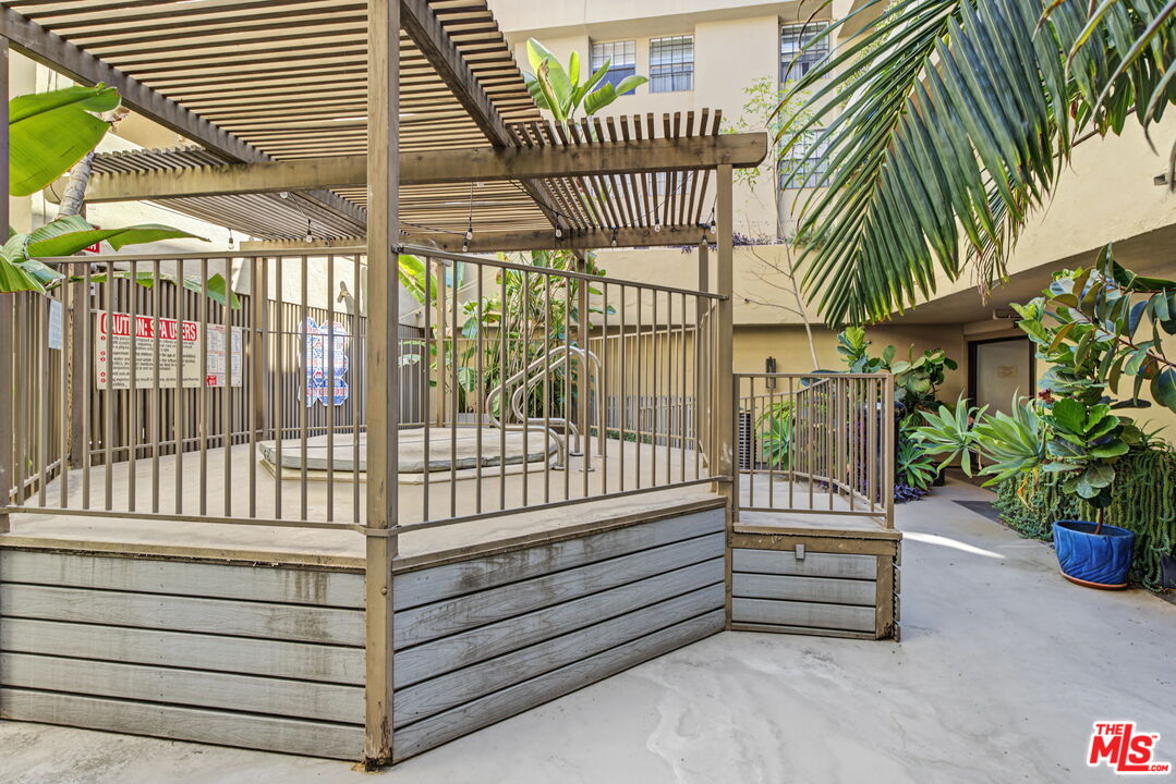 740 N Kings Rd Unit: 314