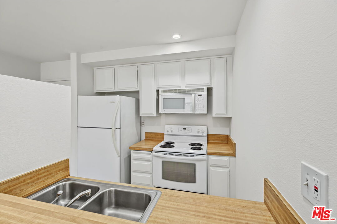 740 N Kings Rd Unit: 314