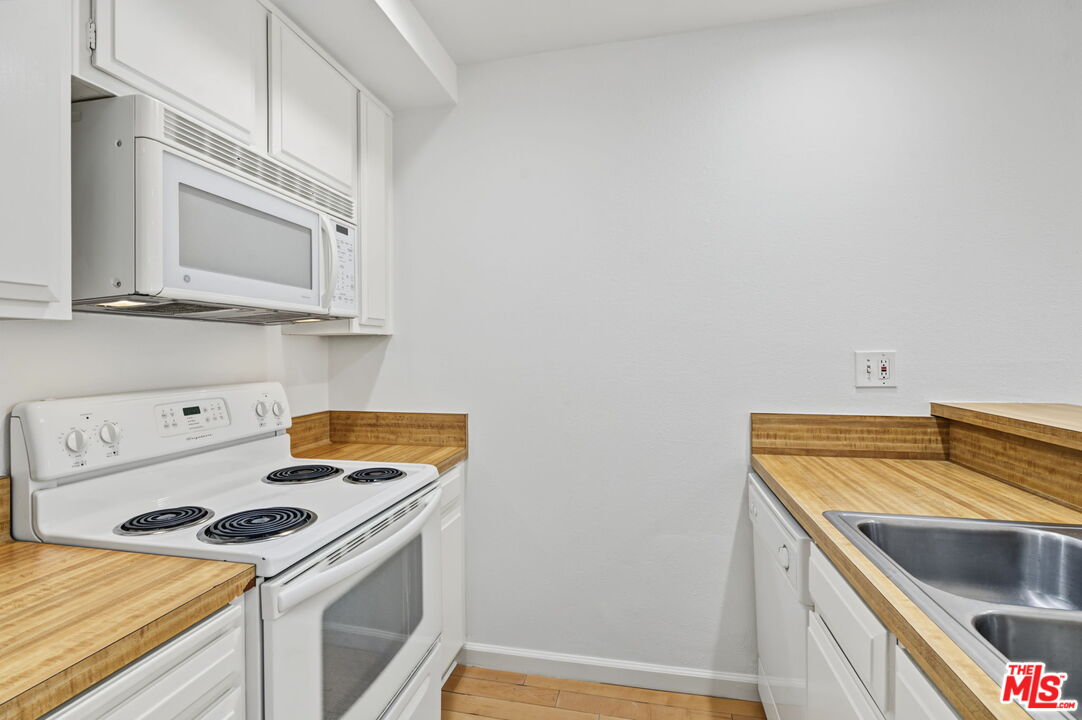 740 N Kings Rd Unit: 314