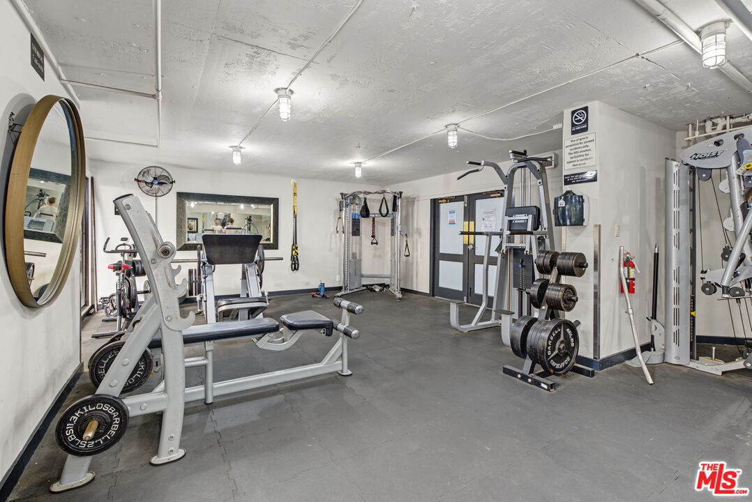 740 N Kings Rd Unit: 314