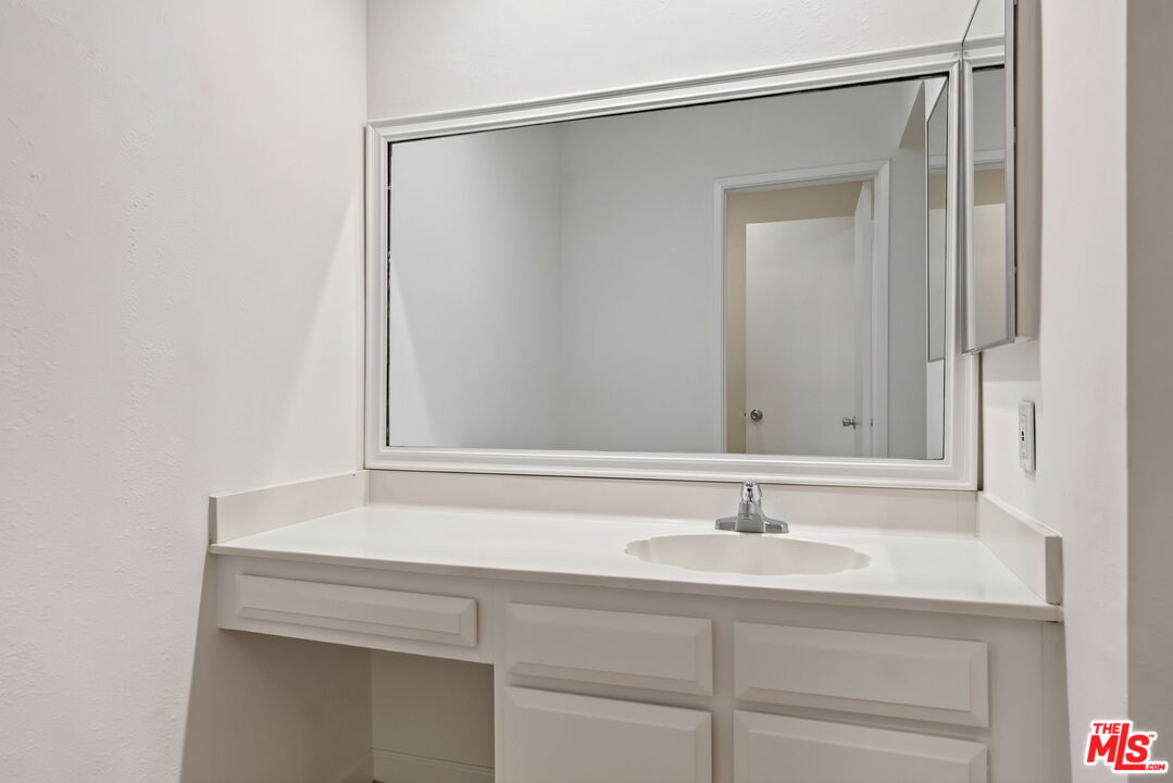 740 N Kings Rd Unit: 314