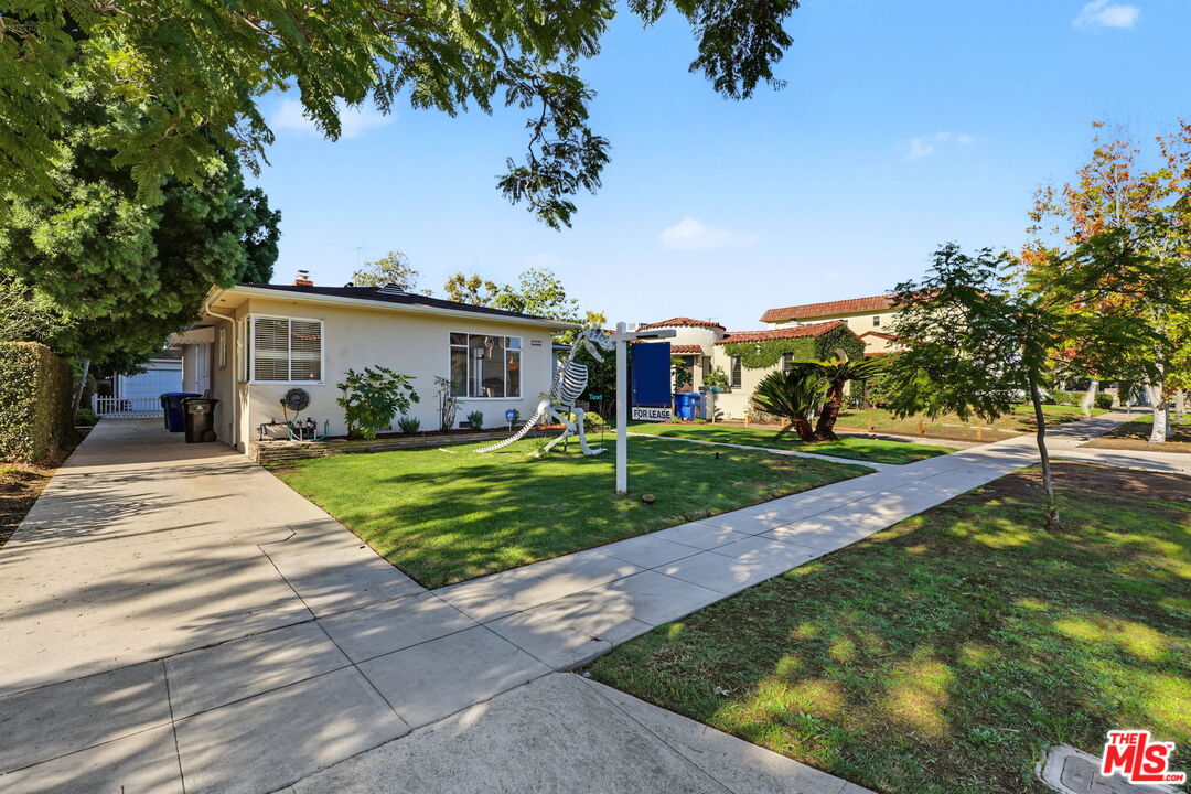 2271 Prosser Ave