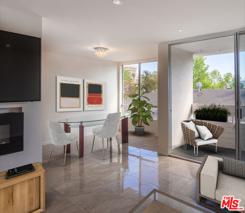 403 N OAKHURST DR Unit: 303