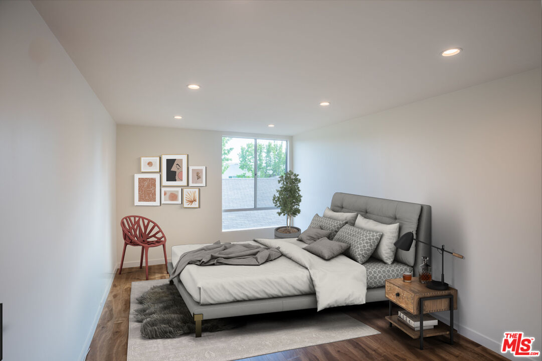 403 N OAKHURST DR Unit: 303