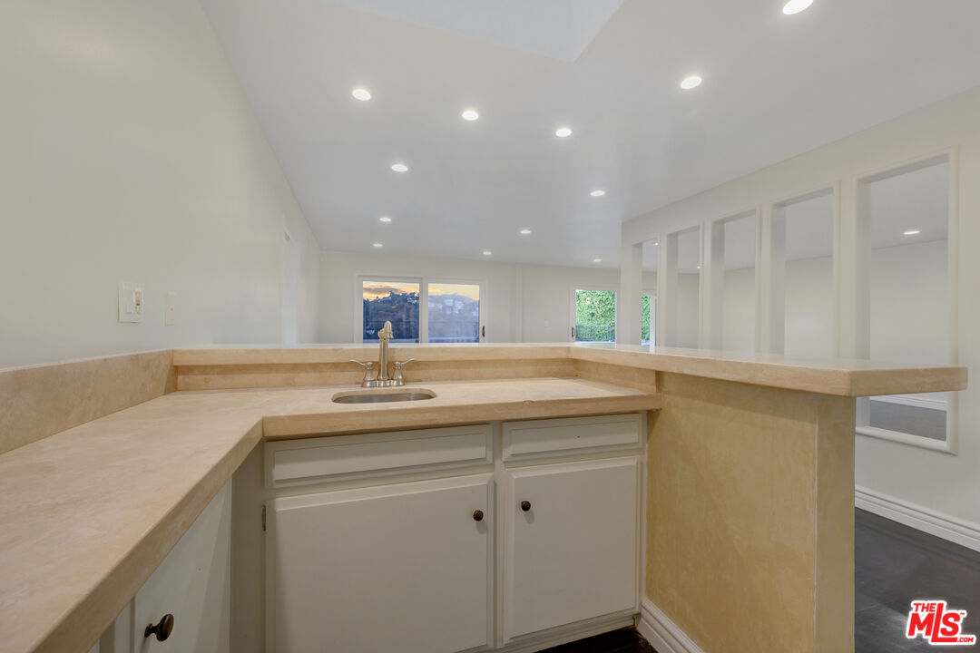 2169 HERCULES DR