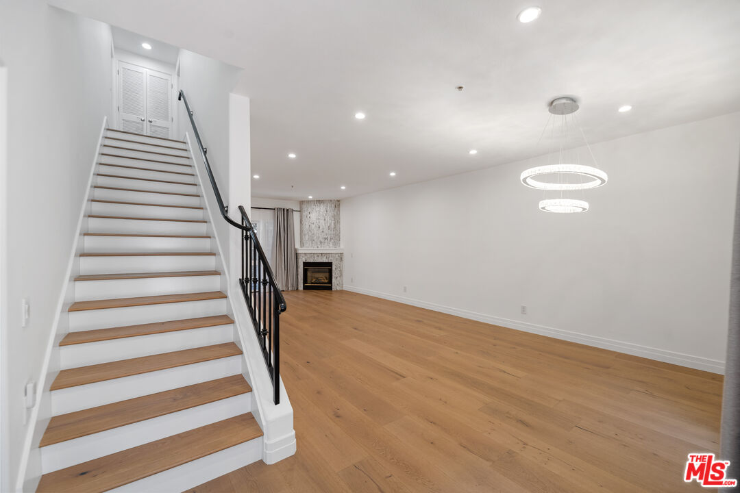 851 N San Vicente Blvd Unit: 117